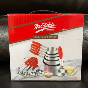 Mrs. Fields Premium Bakeware